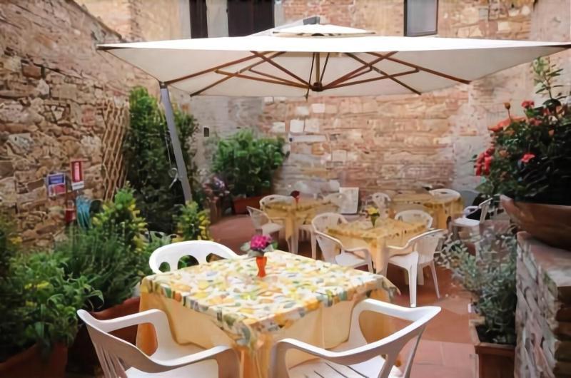 Albergo Duomo Montepulciano Stazione Eksteriør bilde