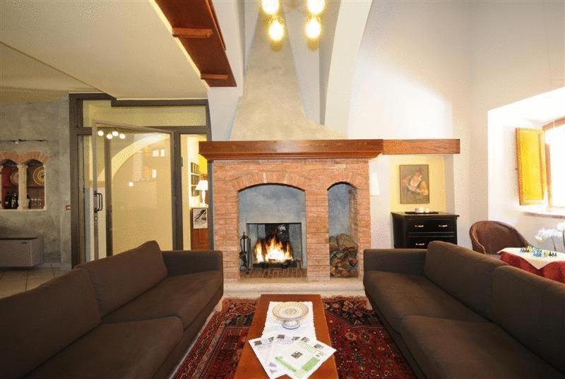 Albergo Duomo Montepulciano Stazione Eksteriør bilde