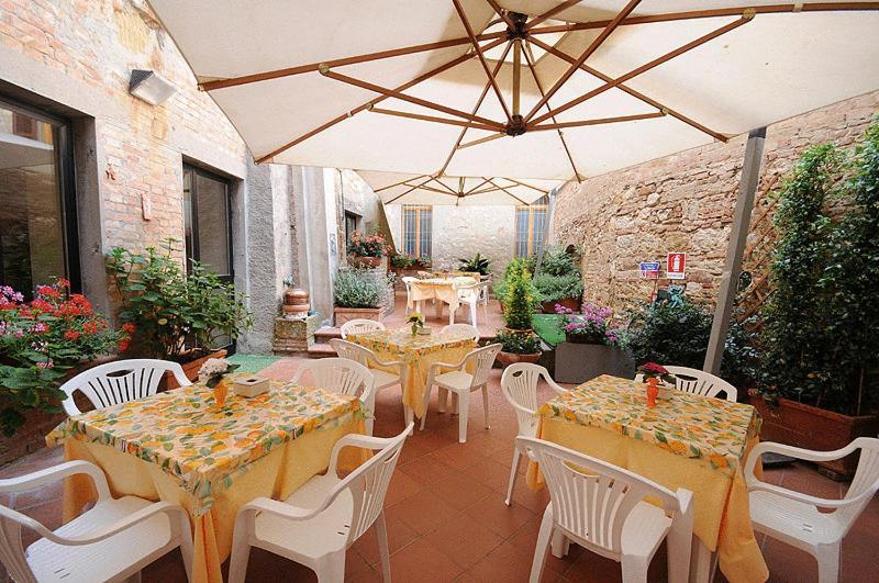 Albergo Duomo Montepulciano Stazione Eksteriør bilde